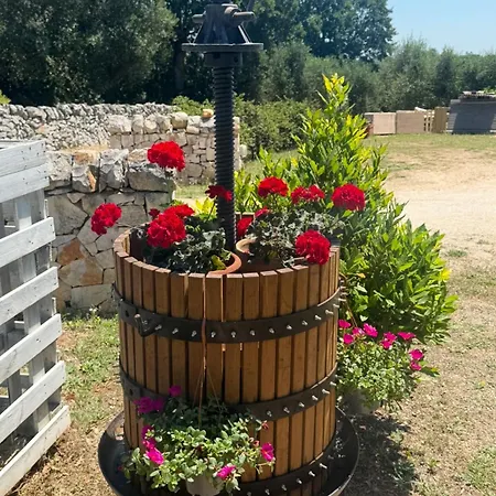 Dom wakacyjny Exclusive Trullo With Pool